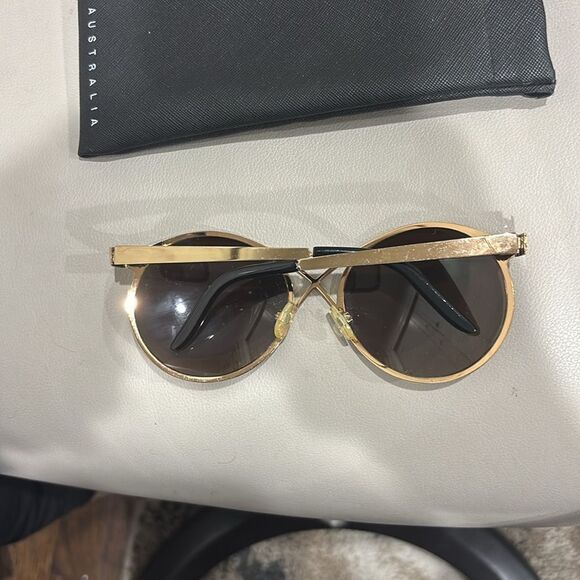 Quay Sorry Not Sorry sunglasses - Picture 2 of 4